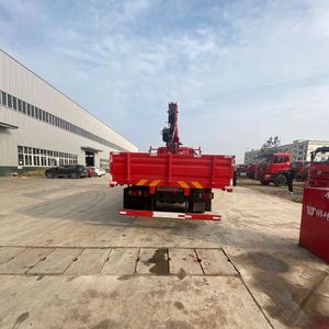 Grue à flèche droite hydraulique Sinotruk de 7 tonnes pour la construction routière municipale - Product Image 6
