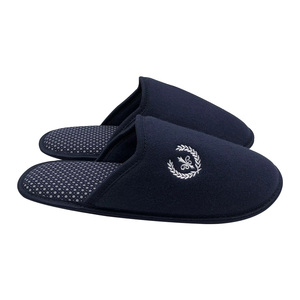 Chaussons mules douillets avec broderie personnalisée pour hommes Chaussons d'intérieur en mousse à mémoire de forme <span class=keywords><strong>Semelle</strong></span> extérieure durable en TPR - Product Image 2