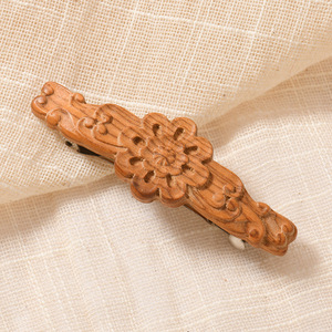 Article très vendu en direct : Pince à cheveux en bois sculpté de style antique - Populaire sur Xiaohongshu (Petit Livre Rouge) - Product Image 3