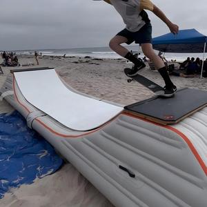 Parc de <span class=keywords><strong>skate</strong></span> gonflable pour sports extrêmes, rampe en U pour skateboard, <span class=keywords><strong>mini</strong></span> rampe, sac de saut gonflable pour l'entraînement - Product Image 1