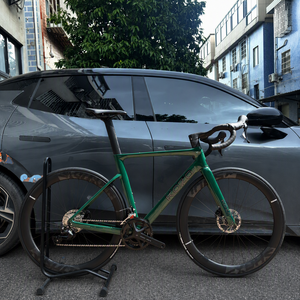 7.5 KG |   Bicicleta de Carretera de Fibra de Carbono Kozo, Venta Directa de Fábrica, <span class=keywords><strong>Shimano</strong></span> 105 24s, Frenos de Disco Hidráulicos, OEM CE T1000 - Product Image 1
