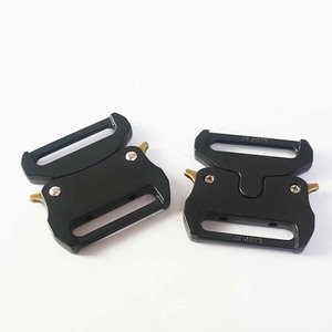 Hebilla de doble punta de aleación de zinc de 32 mm, negra, resistente al desgaste, para cinturones, bolsos y artículos para mascotas - Product Image 1