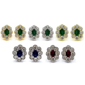 Boucles d'oreilles clous en or blanc 18 carats avec diamants et émeraudes de haute qualité, au design noble et enchanteur, idéales pour les fêtes, les cadeaux et les mariages - Product Image 4
