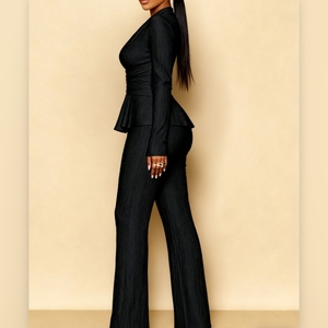 ชุดเซ็ต 2 ชิ้นแฟชั่นสำหรับผู้หญิงมาใหม่รับซัมเมอร์: เสื้อแขนยาวสีพื้นทรงเข้ารูปช่วยพรางหุ่น พร้อมกางเกงขายาวลำลอง - Product Image 5