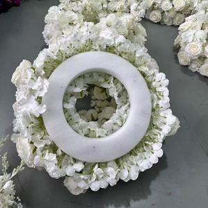 Centro de Mesa de Flores Artificiales Blancas de Alta Calidad GreenLife Factory de 60 cm para Decoraciones de Hoteles y Fiestas - Product Image 6