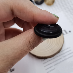 Bán Buôn Chất Lượng Cao Nhựa Màu Đồng Nút 4 Lỗ Nút Cho Áo Sơ Mi Nam Phù Hợp Với Áo Khoác Áo Khoác Nút Quần Áo - Product Image 3