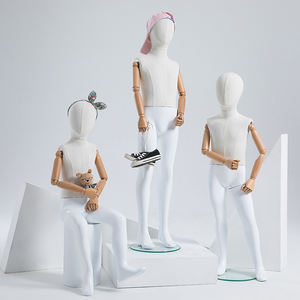 Mannequin pour enfants assis en <span class=keywords><strong>fibre</strong></span> <span class=keywords><strong>de</strong></span> <span class=keywords><strong>verre</strong></span> blanc, bras réglable en bois, mannequin debout entièrement pour enfants pour l'affichage des vêtements - Product Image 2