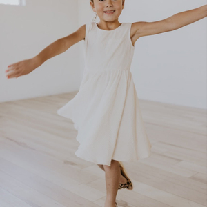 Robes d'été pour enfants Vêtements de boutique de couleur blanche pour bébés et petites filles Vêtements pour enfants de 2 à 6 ans Robe à poche en biscuit - Product Image 5