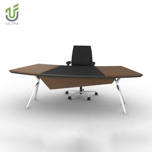 โต๊ะผู้บริหารทำจากไม้ Iultra งานแกะสลักไม้ MDF แบบดั้งเดิมการออกแบบโต๊ะทำงานของผู้กำกับระดับหรู - Product Image 5