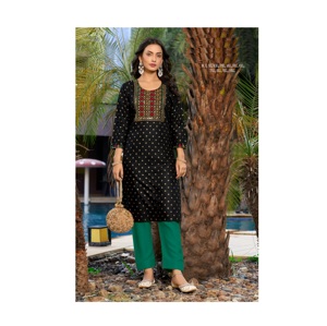 Nueva colección Diseñador Rayon Gold Print Kurti con bordado Work y pantalón a juego Perfecto para el uso regular de la India - Product Image 1