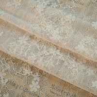 Vente directe d'usine broderie légèrement Transparent couleur abricot robe tissu décoratif pour robe de mariée pour femmes tissu