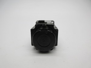 R88M-1M40030T-S2 200VAC 2.5A ซีรีส์ R88M 400W 3000rpm มอเตอร์แบบมีตัวเข้ารหัสแบบ Absolute สำหรับ PLC - Product Image 2