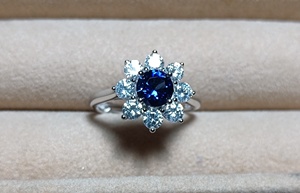 <b>925</b> <b>Silver</b> Sapphire <b>Ring</b> <b>with</b> Round Bright Cut Diamond Claw Set in Romantic Style - Product Image 2
