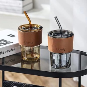 Bouteille d'eau en verre borosilicate avec manchon en silicone pour un usage quotidien et les activités de plein air, anti-fuite - Product Image 1