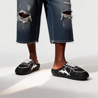 Sandales D'hiver Gorpcore Grandes Tailles Imprimées Intégralement avec Logo Personnalisé, Mules, Chaussons Gonflables pour Maison, Baskets Douillettes pour Hommes et Femmes