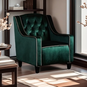 Poltrona Club Accent in Velluto Trapuntato con Profili e Finiture Borchiate, Arredo di Design per il Tempo Libero per Casa, Camera da Letto o Appartamento - Product Image 3