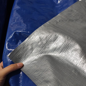 Toile en PE anti-âge bleue et argentée, finition bâche, imperméable, anti-UV - Product Image 5