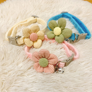 Collares de flores bonitos al por mayor de fábrica para gatos, perros pequeños, collares ajustables y pañuelos/lazos para gatitos y cachorros. - Product Image 1