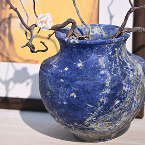 Jarrón de Mármol Azul Boliviano Hecho a Mano de Primera Calidad, Decoración Artística Elegante para Sala de Estar y Dormitorio - Product Image 1