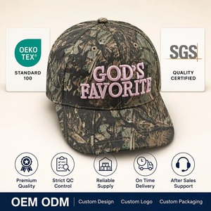 หมวกเบสบอลลายพราง OEM ODM ปักลาย GODS FAVORITE สีชมพูพองๆ หมวกสำหรับล่าสัตว์ หมวกแก๊ป 6 แผง ผ้าฝ้าย MOQ ต่ำ มาตรฐาน BSCI ผลิตโดย Barudan จัดส่งแบบ DDP รวดเร็ว - Product Image 6