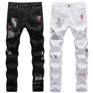 Jean en coton pour homme, coupe droite, style skater, denim personnalisé, streetwear tendance, motifs crânes, délavage usé, Sialkot OEM - Product Image 3