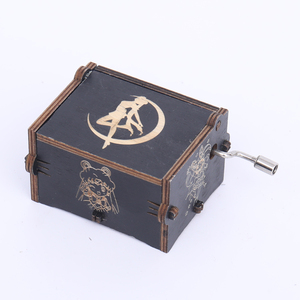 Caja Musical de Madera Negra Personalizada para Sailor Moon, Fabricante de Cajas de Regalo Musicales - Product Image 4