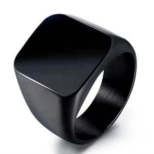 Bijoux de fête hip hop vente en gros de chevalière en acier inoxydable pour homme plaqué or 18 carats - Product Image 3