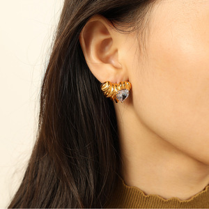 Pendientes con forma de corazón chapados en oro con incrustaciones de cristal para mujer, joyería de fiesta EH771 - Product Image 4