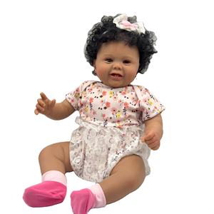 Poupée bébé réaliste reborn avec corps en tissu et membres en vinyle <span class=keywords><strong>de</strong></span> silicone 60 cm 24 pouces Poupées bébé reborn afro-américaines - Product Image 4