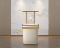 Vitrine de présentation de bijoux de luxe à prix d'usine avec éclairage LED, en acier inoxydable, taille et couleur personnalisables pour les magasins de détail