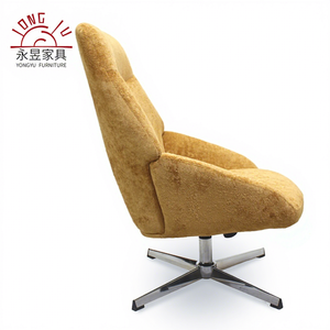 Fauteuil de détente moderne en tissu peluche doux capitonné avec base pivotante en métal, écologique pour le salon - Product Image 1