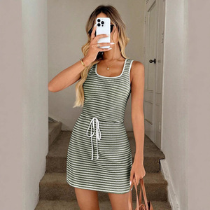 Robe midi de maternité rayée sans manches, coupe ajustée, col carré, décontractée, moulante, pour l'été - Product Image 2