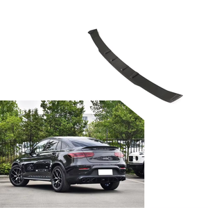 Diffuseur de lèvre arrière en fibre de carbone Classe <span class=keywords><strong>GLC</strong></span> pour <span class=keywords><strong>Mercedes</strong></span> Benz C253 GLC43 AMG 4 portes 2020-2021 - Product Image 1