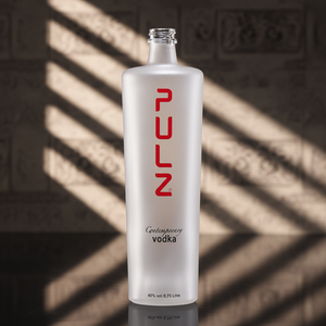Bouteille en verre vide cylindrique de 750 ml pour <span class=keywords><strong>vodka</strong></span>, avec bouchon à vis givré blanc et logo rouge personnalisé - Product Image 1