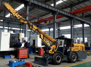 Radiocommande pour escalade |   Améliorer la sécurité des opérateurs dans des conditions de terrain non stabilisées - Product Image 2