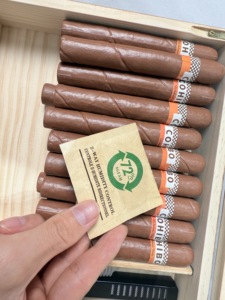 Paquetes de humedad de cigarros con control de humedad bidireccional para almacenamiento de cigarros Diseño clásico Marrón portátil - Product Image 6
