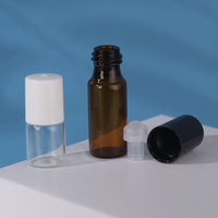 Flacon carré en verre brun avec perles, sérigraphié, pour crème contour des yeux, huile essentielle, parfum, 3 ml, avec bouchon à vis, pour diffuseur à bâtonnets, sous-emballage.