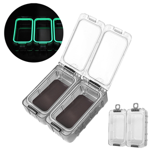 <span class=keywords><strong>Caja</strong></span> <span class=keywords><strong>de</strong></span> <span class=keywords><strong>pesca</strong></span> luminosa OEM <span class=keywords><strong>de</strong></span> 7.5*4*2.4cm y 31g, cajas conectables con parche magnético, <span class=keywords><strong>caja</strong></span> <span class=keywords><strong>de</strong></span> almacenamiento para anzuelos y accesorios <span class=keywords><strong>de</strong></span> <span class=keywords><strong>pesca</strong></span>. - Product Image 1