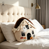 Maison hantée en peluche pour Halloween avec fantôme brodé, chauve-souris, citrouille, toile d'araignée, décoration de chalet 3D fantaisiste