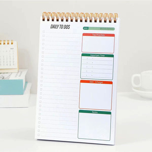 Cuaderno de escritorio con tapa dura A5 personalizado, encuadernación en espiral, planificador diario semanal, gestión del tiempo diario, lista de tareas pendientes - Product Image 1