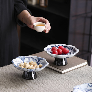 Plato de cerámica azul y blanco con forma de loto, plato de porcelana para refrigerios, para fiestas de té, decoración para mesa de café en la sala de estar. - Product Image 1