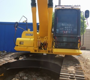 Excavatrice Komatsu Pc240 de 24 tonnes d'occasion, provenant du Japon, modèle Pc 240 Pc240lc Pc240-7 Pc240-8, en stock pour la vente - Product Image 3