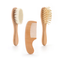 Brosse à cheveux écologique en bois de hêtre pour nouveau-nés et tout-petits Massage du cuir chevelu doux poils de chèvre en bois bébé brosse à cheveux et peigne ensemble