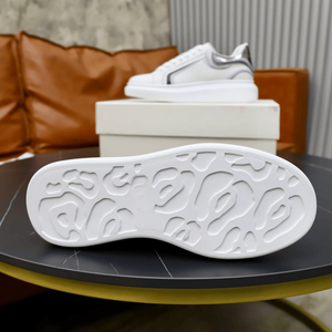 อเล็กซานเดอร์ ยัง, รองเท้ากีฬาลำลองทันสมัย, รองเท้ากีฬาลำลองแบบต่อสีสองสีลายหางแมงป่อง, รองเท้าเดิน Mc.Queen - Product Image 6