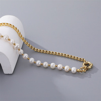 Collier de luxe avec pendentif papillon en perles pour soirée