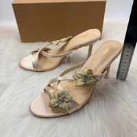 Nouvelles sandales mules de soirée de luxe pour femmes à talons aiguilles super hauts, broderie florale dorée, bout ouvert, style été