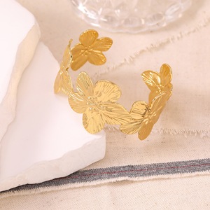 Bracelet ajustable géométrique irrégulier vintage en acier inoxydable plaqué or véritable 18 carats, style tendance pour le quotidien - Product Image 6