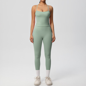 Hot Selling Solid Color Breathable Tight Yoga Wear Set Fashion Sportswear Two Piece Set for Women