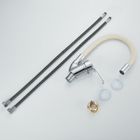 Robinet de cuisine moderne à une poignée en zinc chromé monté sur le pont Robinet d'eau chaude froide Robinet en céramique Coude pour hôtels