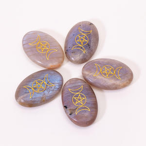 <span class=keywords><strong>Pietra</strong></span> <span class=keywords><strong>di</strong></span> Massaggio in <span class=keywords><strong>Pietra</strong></span> <span class=keywords><strong>di</strong></span> <span class=keywords><strong>Luna</strong></span> Naturale <span class=keywords><strong>Blu</strong></span> con Riflessi Grigi, con Simbolo della Tripla <span class=keywords><strong>Luna</strong></span>, Ovale, per Yoga e Decorazione Casa - Product Image 5